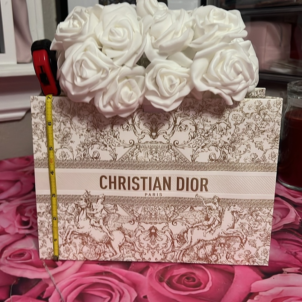 GlammitCreations Light Up Rose Arrangement in Dior Holiday Shopping Bag - Picture 8 of 12